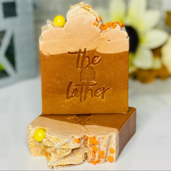 Cinnamon Spice Essential Goat Milk & Cream Lather - Picture 3 of 3